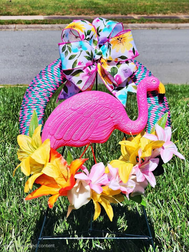 Bernice The Tropical Flamingo and Flowers Wreath