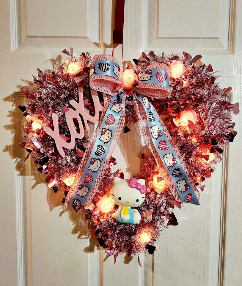 X-O-Hello Kitty Valentine's Day Wreath